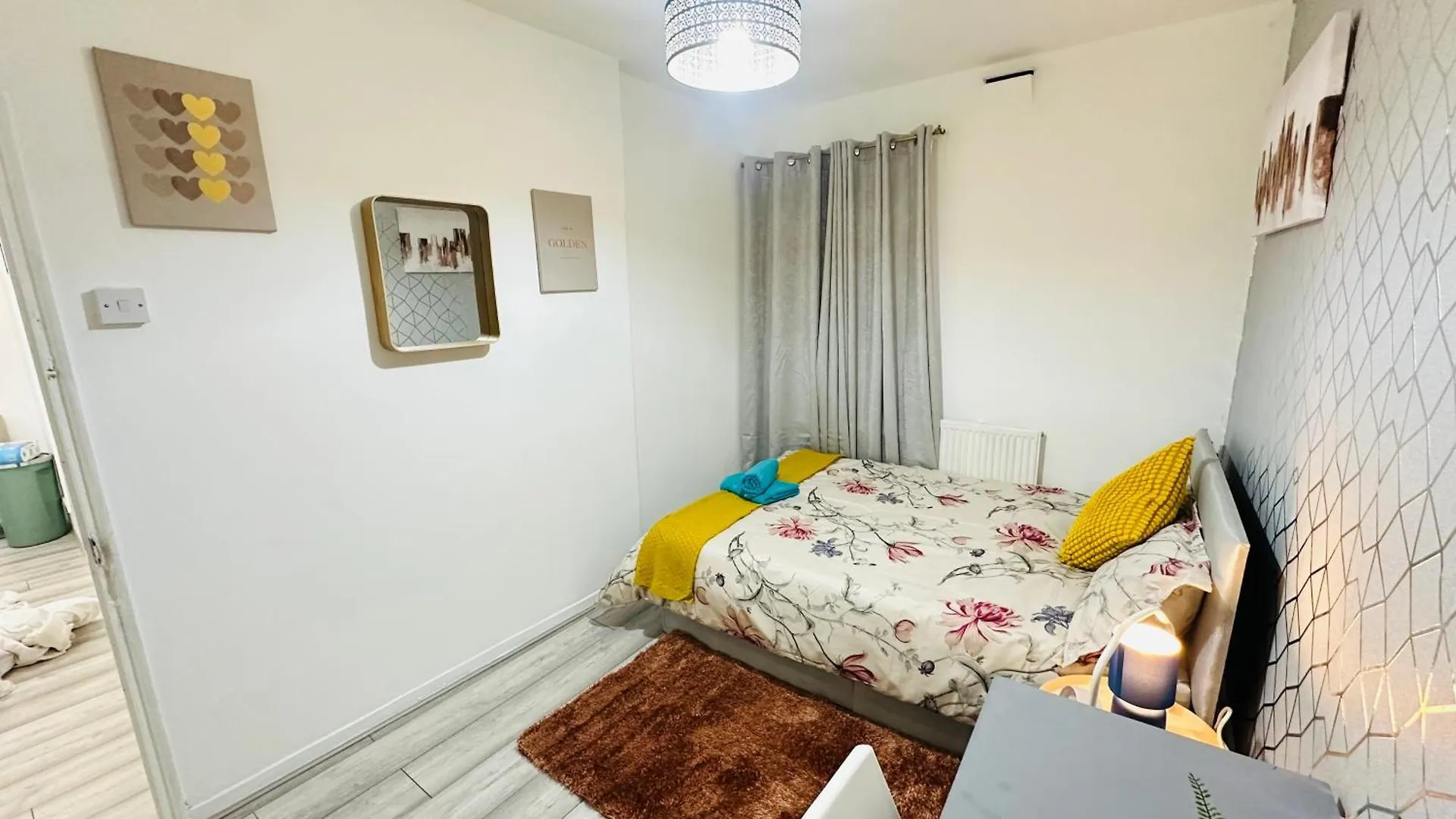 Flat In Aldgate East, London Apartment