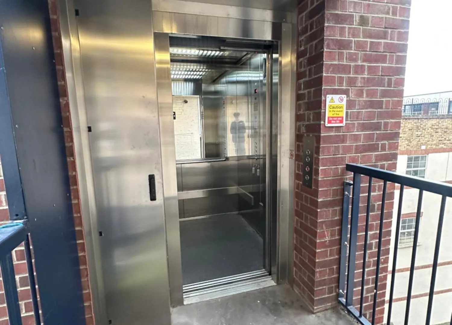 Flat In Aldgate East, London Apartment