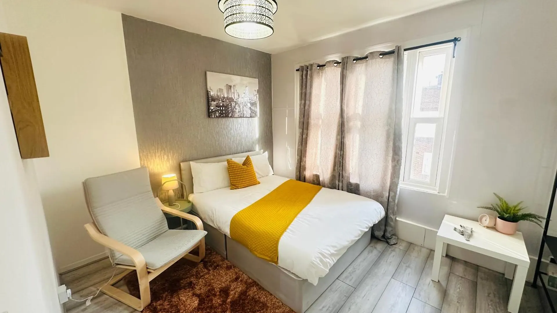 Flat In Aldgate East, London Apartment 0*,  United Kingdom
