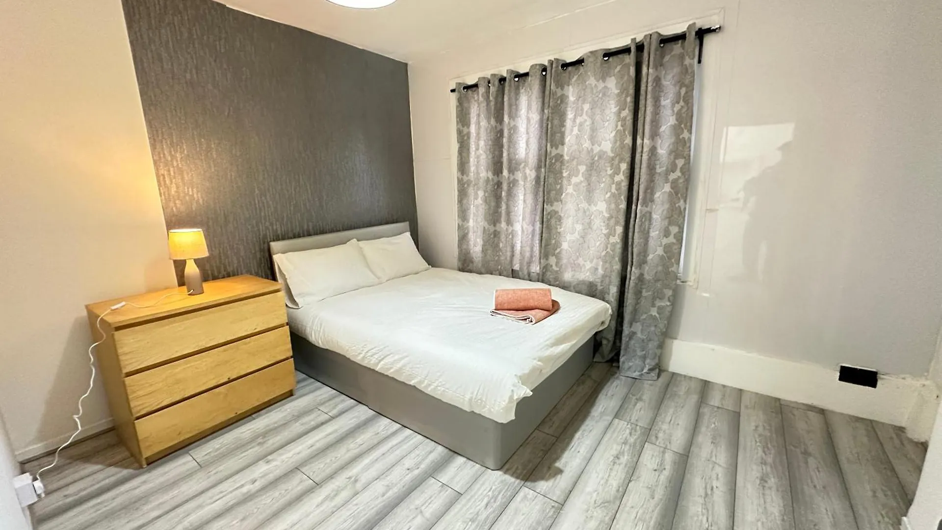 Flat In Aldgate East, London Apartamento
