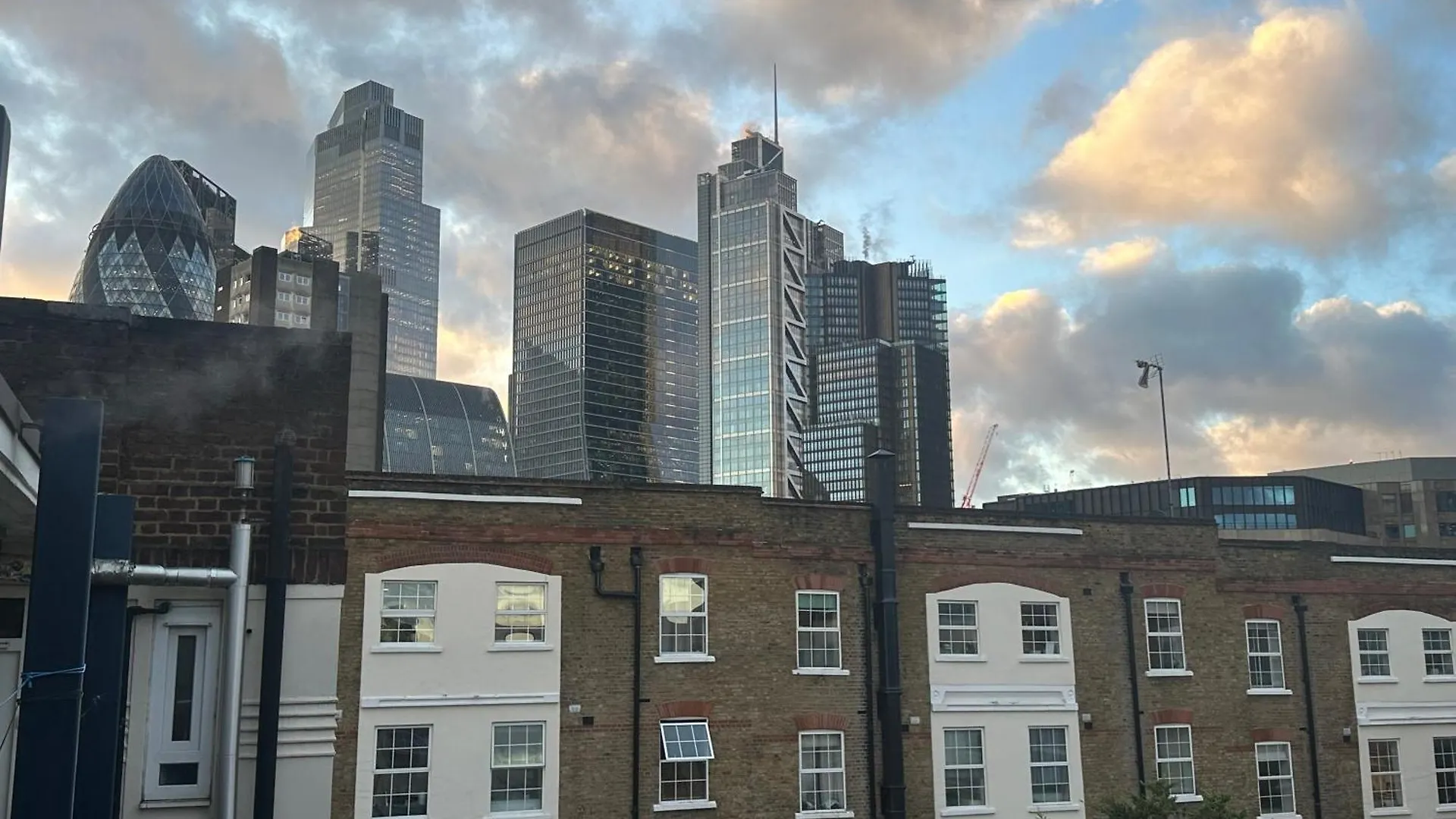 Flat In Aldgate East, London Apartamento