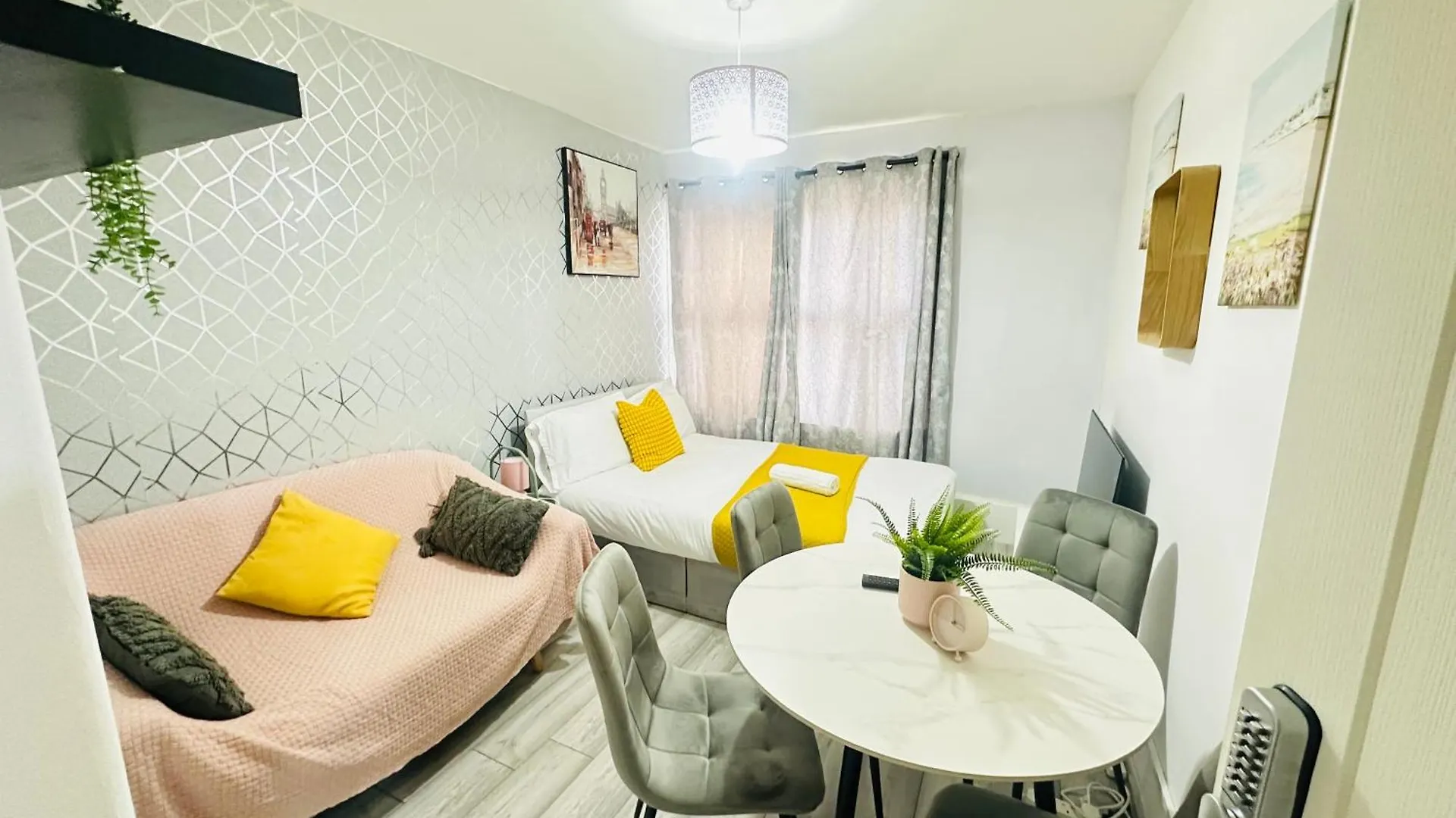Flat In Aldgate East, London Apartamento
