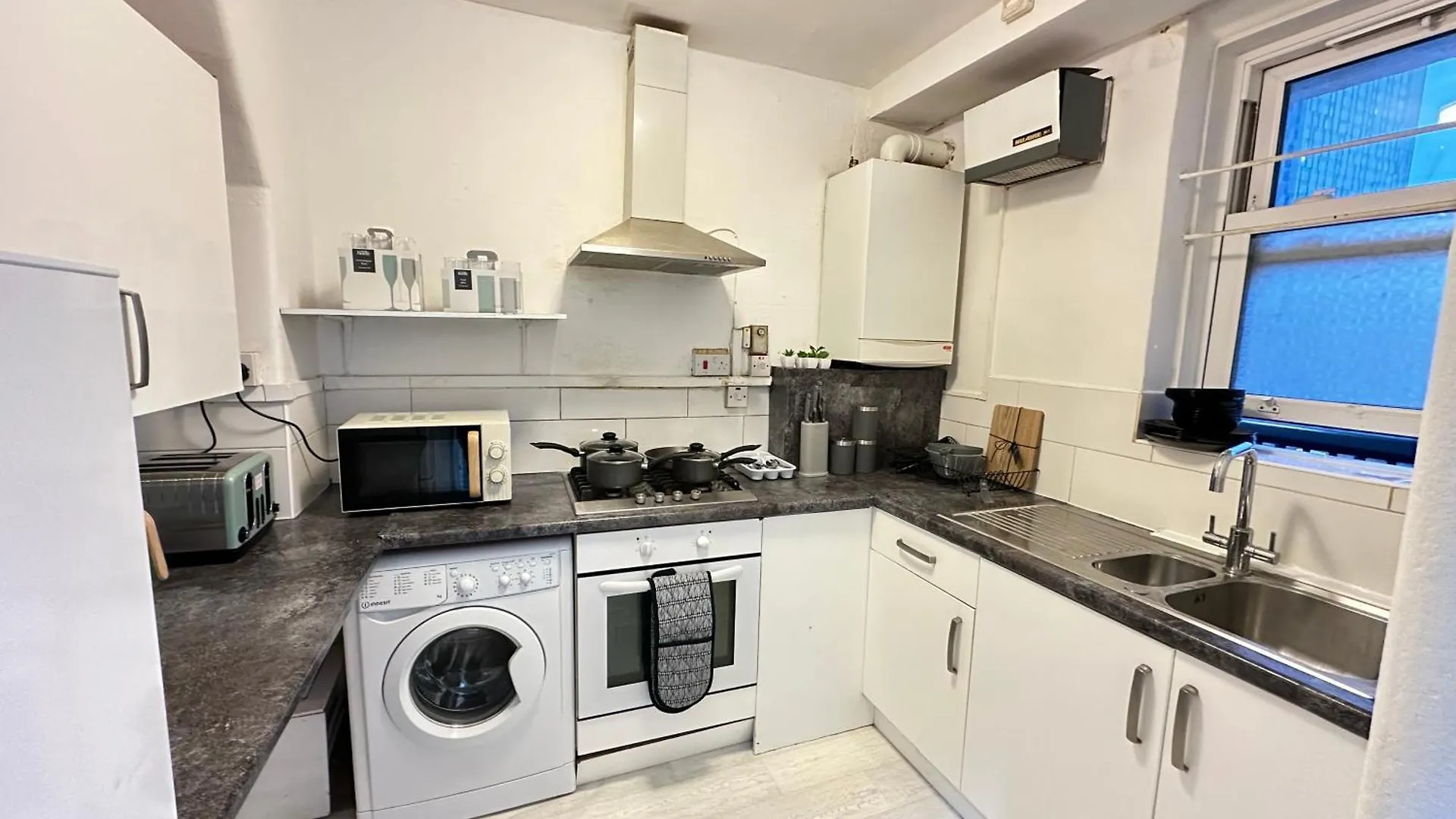 Flat In Aldgate East, London Apartment 0*,  United Kingdom
